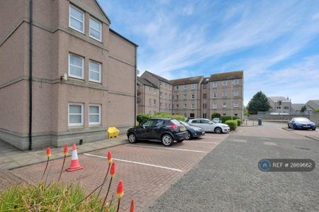 2 bedroom flat to rent - Photo 4