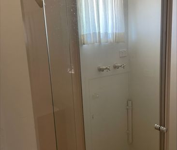 One bedroom unit - Photo 4