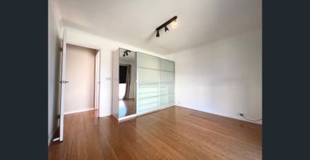 LOVELY THREE BEDROOM HOME - Photo 3