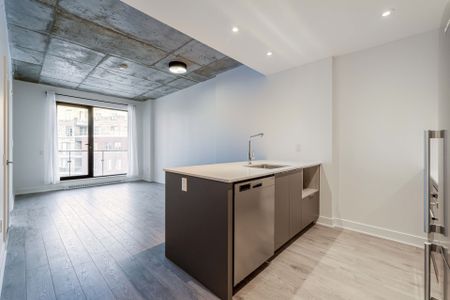 Condo for rent, Montréal (Saint-Laurent) - Photo 2