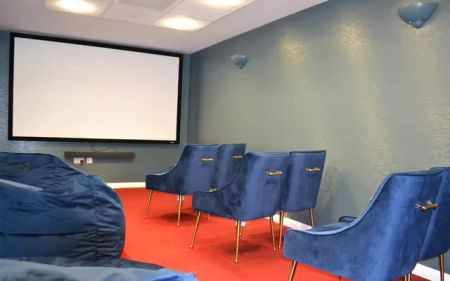 One Bedroom Apartment - Photo 3