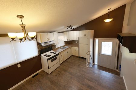 For Lease - 26 Melinda Crescent Unit# A, Barrie, Ontario - Photo 4