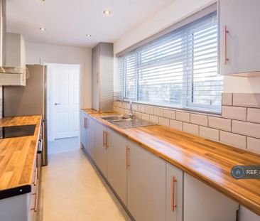 2 bedroom terraced house to rent - Photo 2