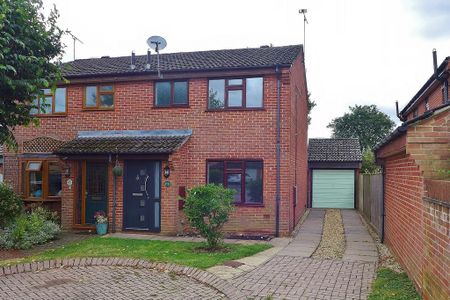 3 bedroom semi-detached house to rent - Photo 2