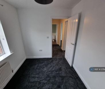 3 bedroom end of terrace house to rent - Photo 2