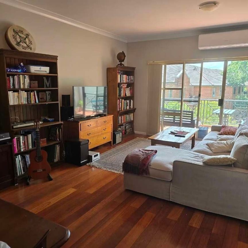 Dulwich Hill - Photo 1