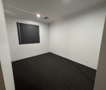 Brand New | High-Spec Family Home in Yanchep - 4 x 2 - Photo 5