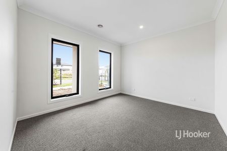 14 Brushtail Street, Mambourin VIC, Belconnen - Photo 3