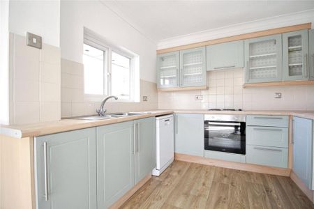 2 bedroom maisonette to rent - Photo 5