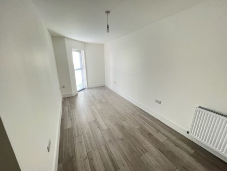 Modern 2-Bedroom, 2-Bathroom Student Apartment in Portswood, Southampton - Photo 3