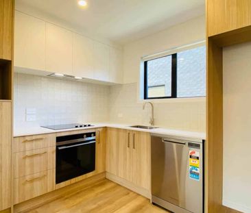 Contemporary Living At Its Best - Photo 4