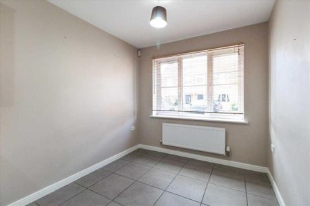 4 bedroom semi-detached house to rent - Photo 5