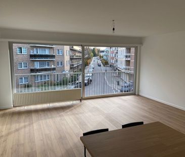 Volledig gerenoveerd appartement op de 2de verdieping met autostaan... - Foto 2