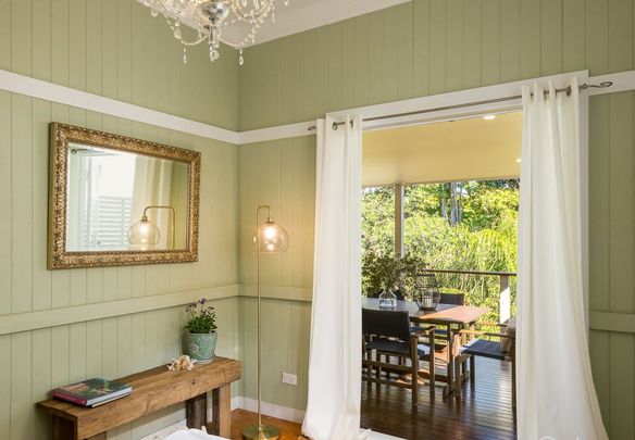 Modern 3 Bedroom Home in Bardon - Photo 1