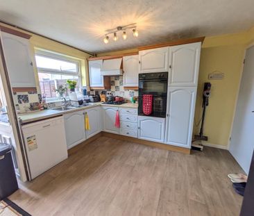 3 bedroom semi-detached house to rent - Photo 4