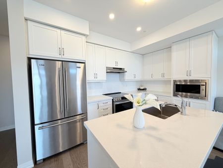 For Lease - 22 Esquire Way, Whitby, Ontario - Photo 5