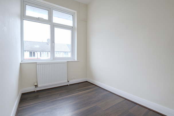 4 bedroom semi-detached house to rent - Photo 1