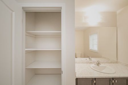 For Lease - 21 Legacy Lane, Thorold, Ontario - Photo 2