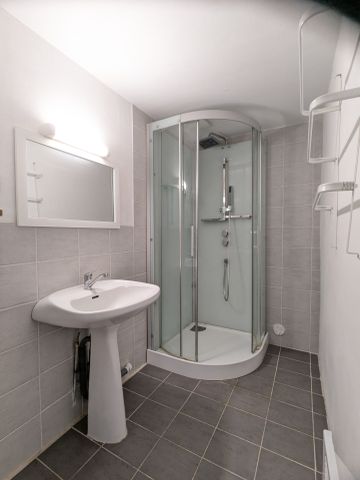 Location Appartement 3 pièces 62m² ISSOUDUN 36100 - Photo 3