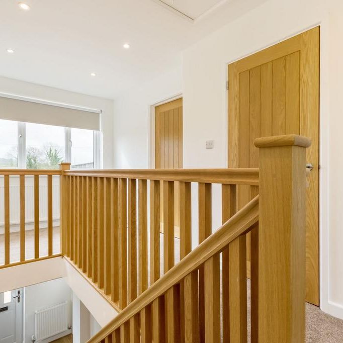 4 bedroom semi-detached house to rent - Photo 1