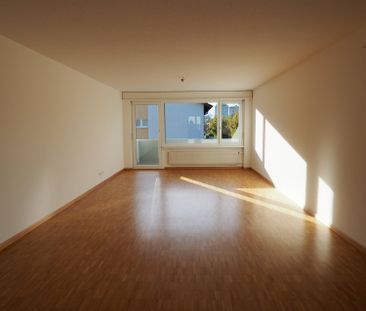 Renovierte 4.5-Zimmer-Wohnung im 1. OG mit Balkon in Thun - Photo 1