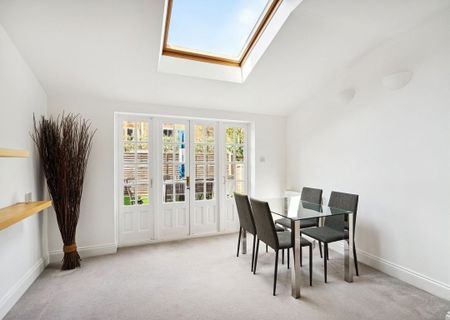 Carminia Road, SW17 8AH, London - Photo 2