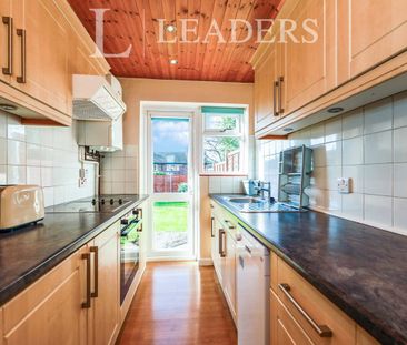 3 bedroom house to rent Homestall, Guildford, GU2 - Photo 5