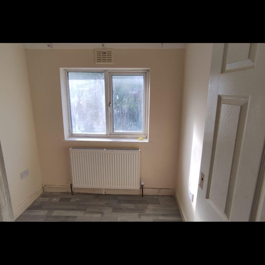 Room in a Shared Flat, Monks Park, HA9 - Photo 2