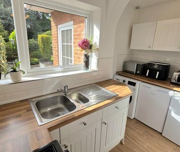 3 bedroom semi-detached house to rent - Photo 6