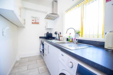 2 bedroom maisonette to rent - Photo 5