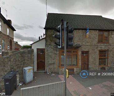 3 bedroom flat to rent - Photo 4