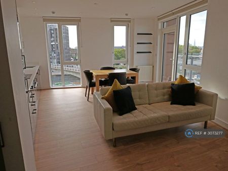 2 bedroom flat to rent - Photo 3