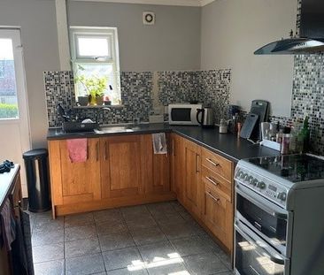 Room in a Shared House, Waverley Crescent, BN1 - Photo 3