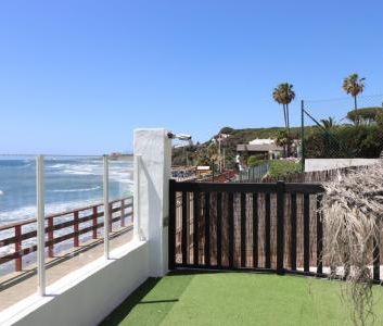 Seasonal rental apartment with frontal sea views in a first line be... - Photo 4