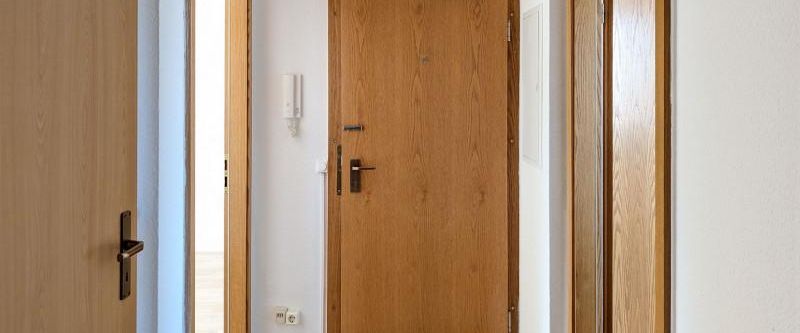 SOFORT Einziehen und Wohlfühlen! 2-Raumwohnung mit Aufzug // Balkon und Küche mit Fenster - Photo 1