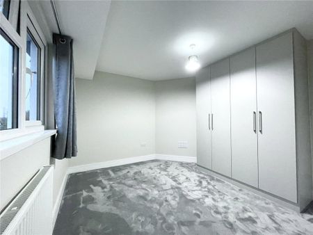 4 bedroom apartment to rent - Photo 4