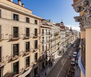 Flat for rent in Sol (Madrid) - Photo 1