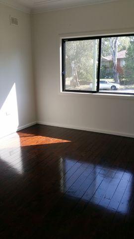 3 Bedrooms & a Beauty! - Photo 5