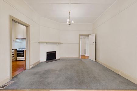 15 Narrak Road, Balwyn VIC 3103 - House For Rent | Domain - Photo 3