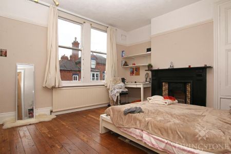 4 bedroom terraced house to rent - Photo 5