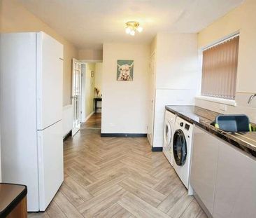 Hazel Grove, Caerphilly, CF83 - Photo 1