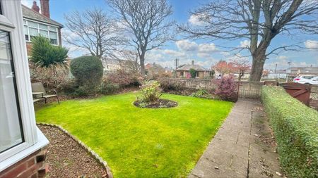 3 bed terraced house to rent in NE64 - Photo 2