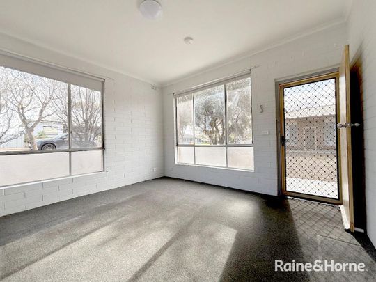 Neat One Bedroom Unit - Photo 1