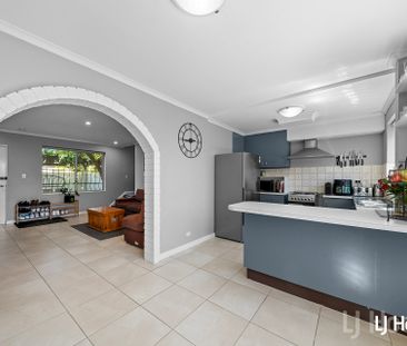 Split Level 2 Bedroom Townhouse in Central Queanbeyan - Photo 5