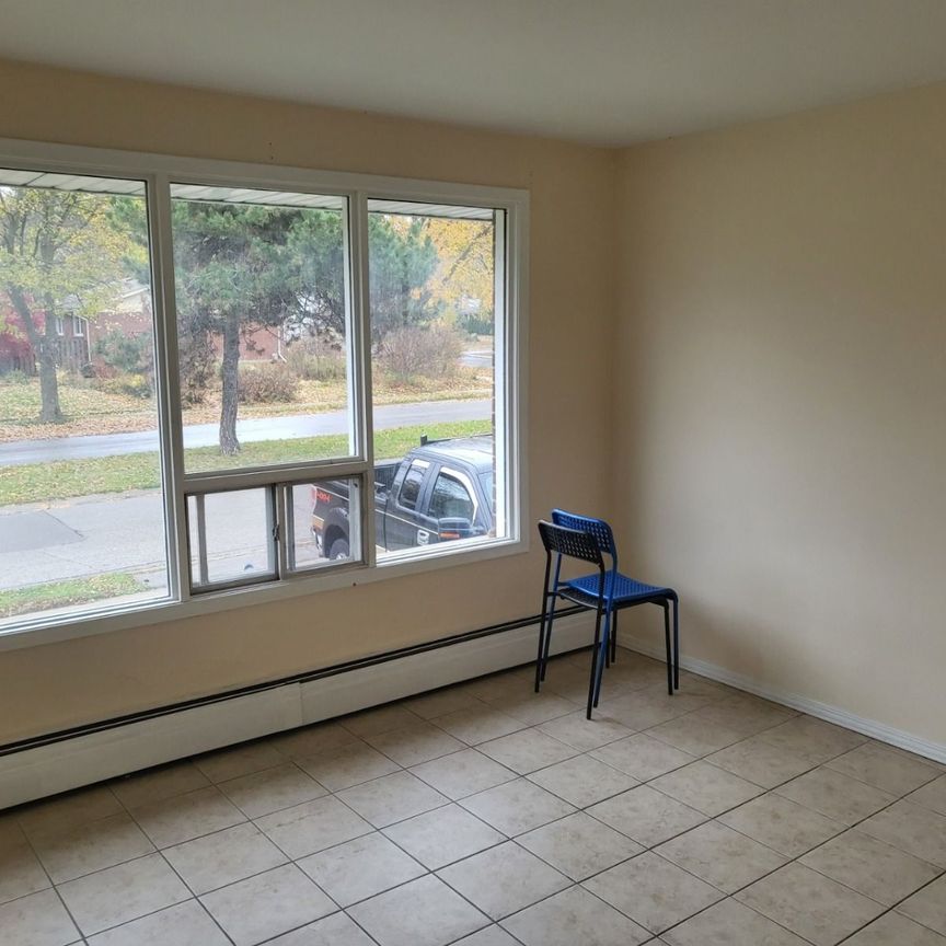For Lease - 536 Glen Forrest Boulevard, Waterloo, Ontario - Photo 1