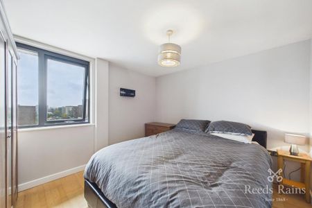 2 bedroom penthouse to rent - Photo 4