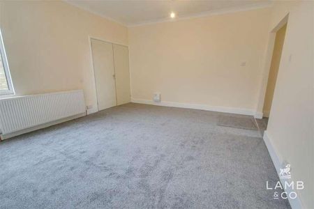 Old Road, Clacton-on-sea, CO15 - Photo 3