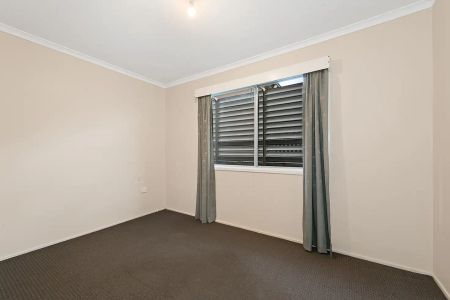 “Spacious - Air Conditioned - Potential Dual Living” - Photo 2