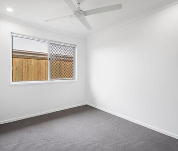 Brand New 4-Bedroom Home with Multiple Living Areas, Solar & Alfres... - Photo 4