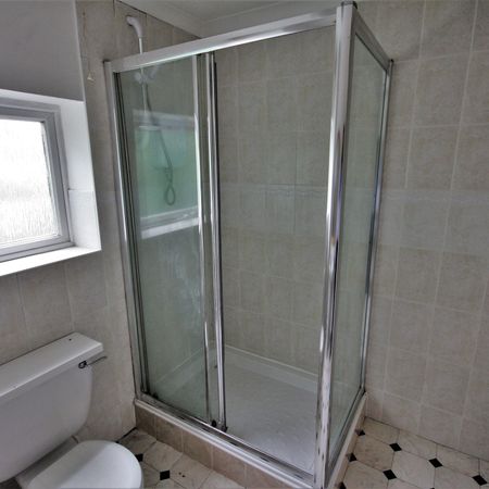 One-Bedroom House share - Photo 3